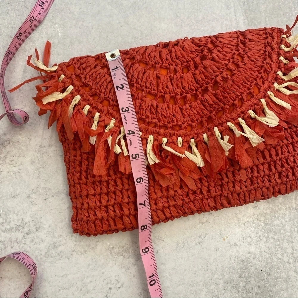 Unbranded || Straw /‎ Raffia Fringe Woven Clutch Red + Natural